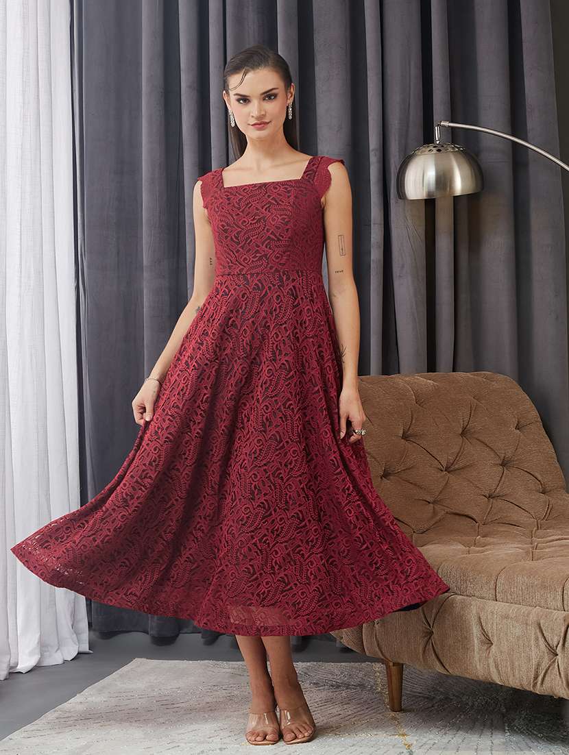 women self designed sleeveless lace fit & flare dress
