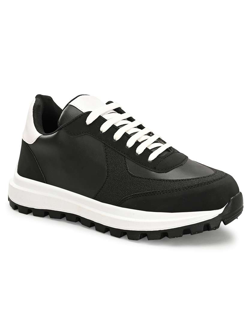 men black lace up sneaker