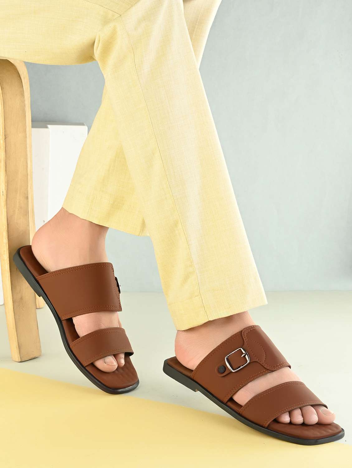 men solid slip on sandal - 22364256 -  Standard Image - 1