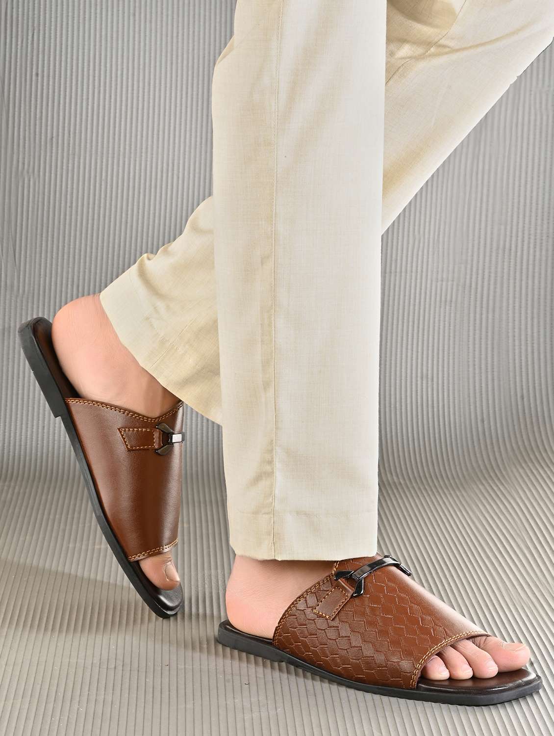 men solid slip on sandal - 22364264 -  Standard Image - 1