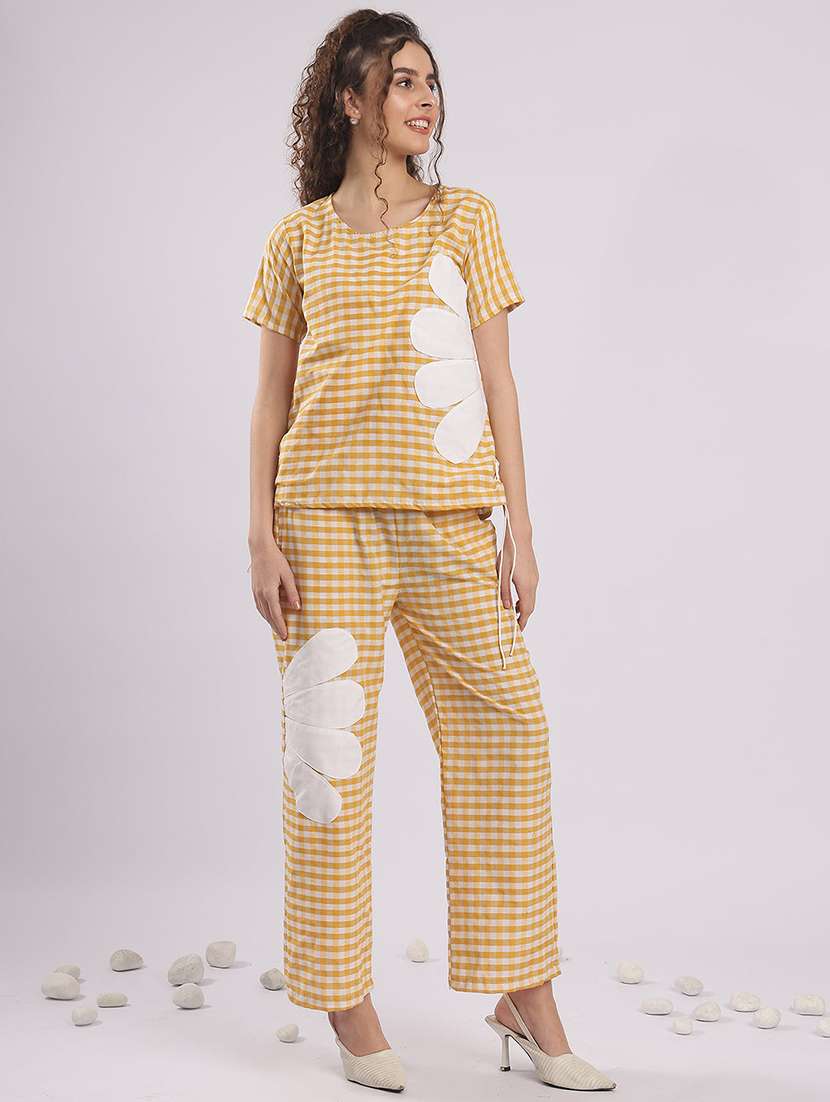women checkered top and trouser co-ord set - 22364468 -  Standard Image - 1