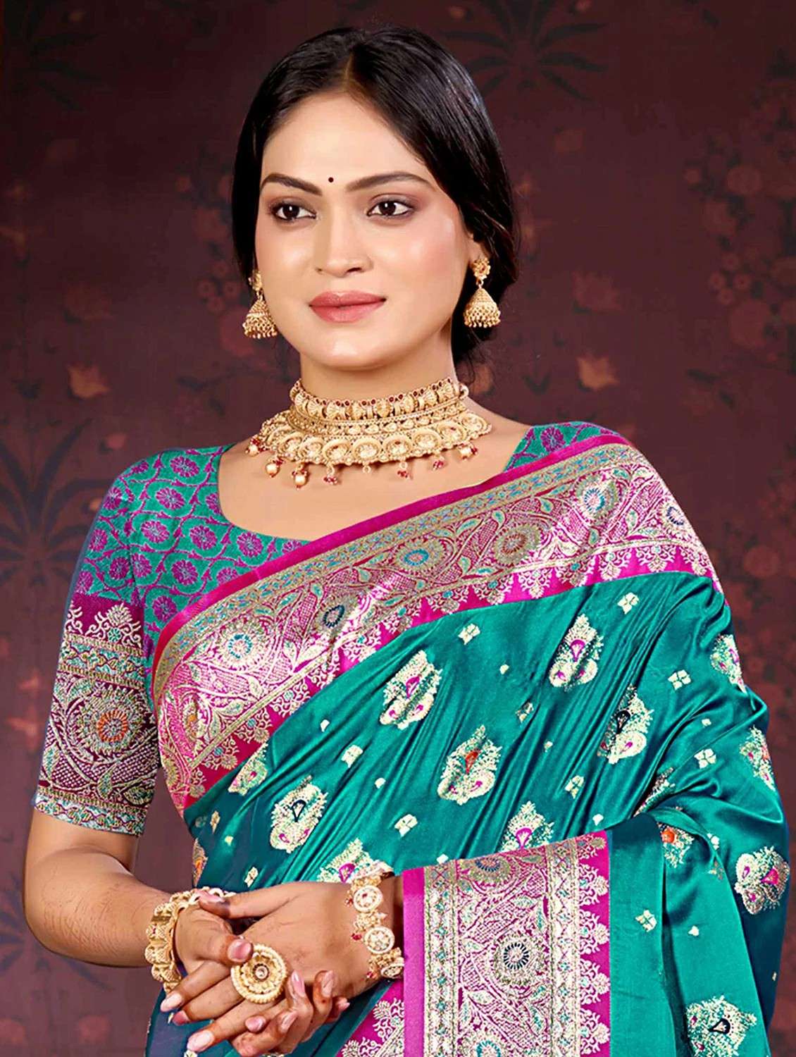 women self design banarasi saree with blouse - 22368368 -  Standard Image - 1