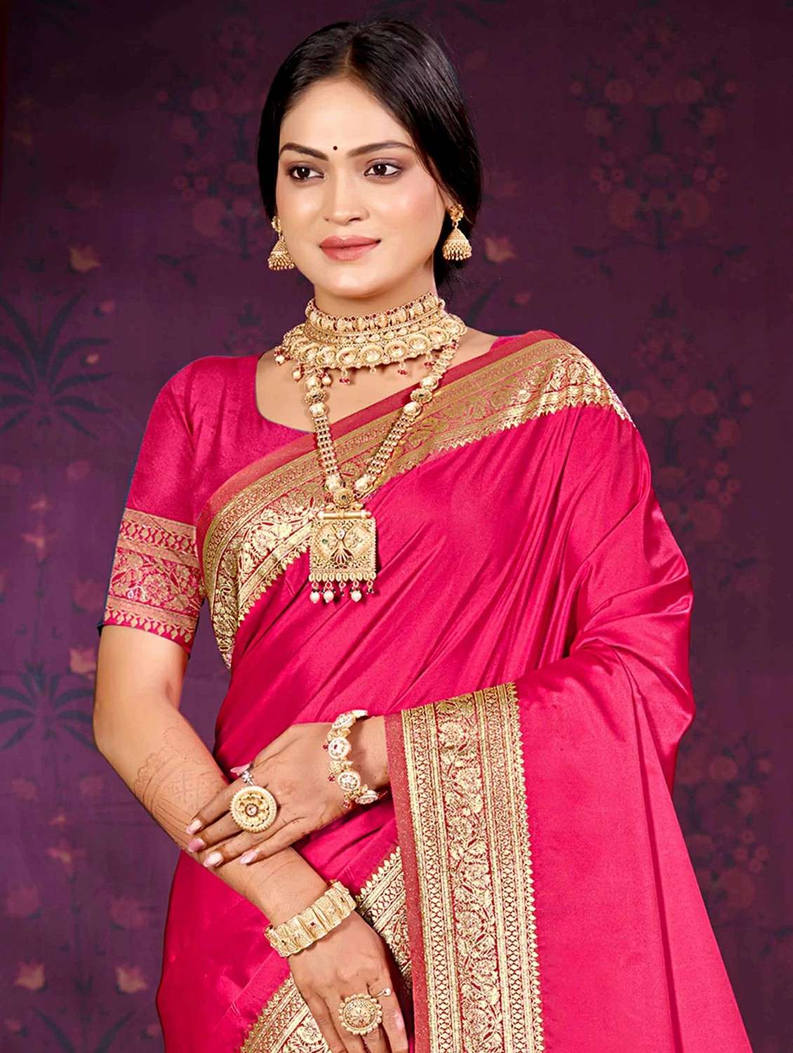 women solid with bordered saree with blouse - 22368391 -  Standard Image - 1