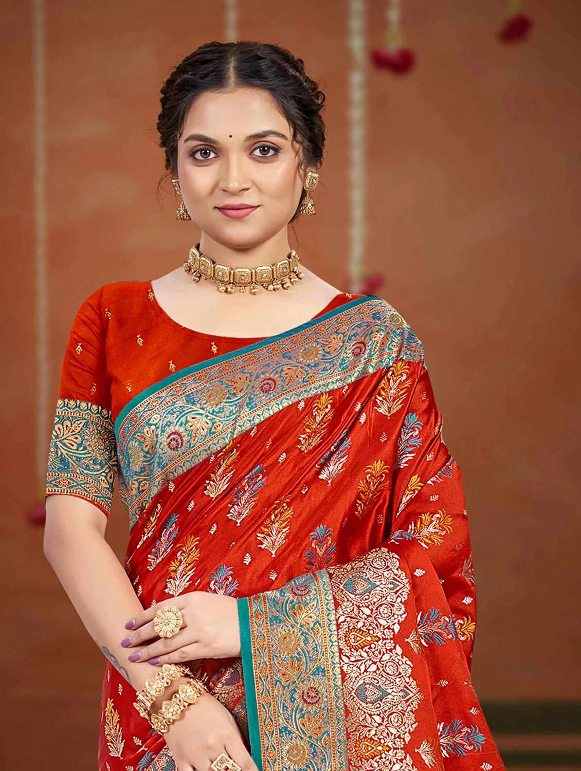 women self design banarasi saree with blouse - 22368404 -  Standard Image - 1