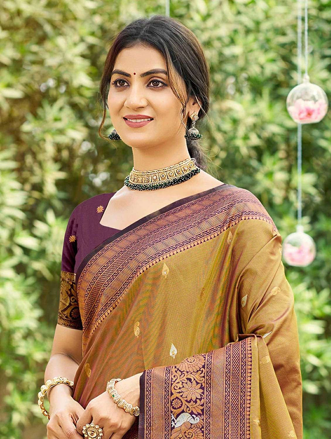 Women Self Design Banarasi Saree With Blouse - 22368433 -  Standard Image - 1