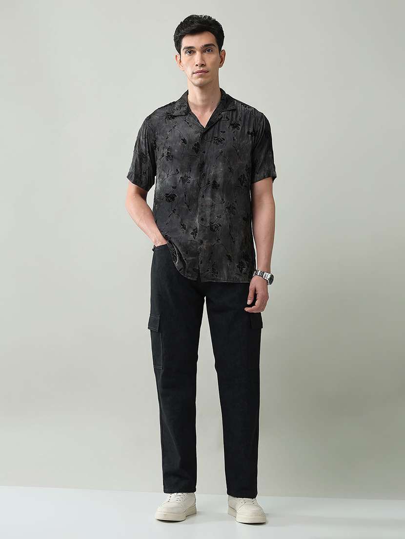men printed collared short sleeve shirt - 22368686 -  Standard Image - 4