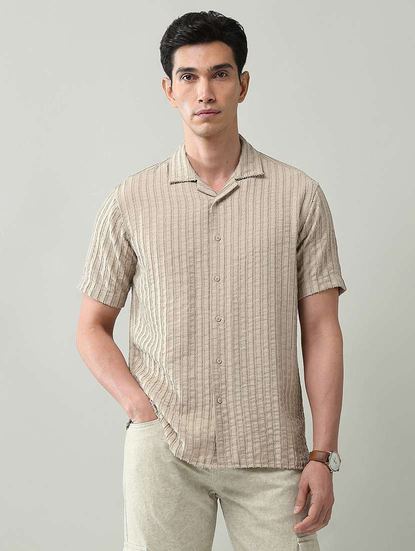 men textured collared short sleeve shirt - 22368699 -  Standard Image - 1