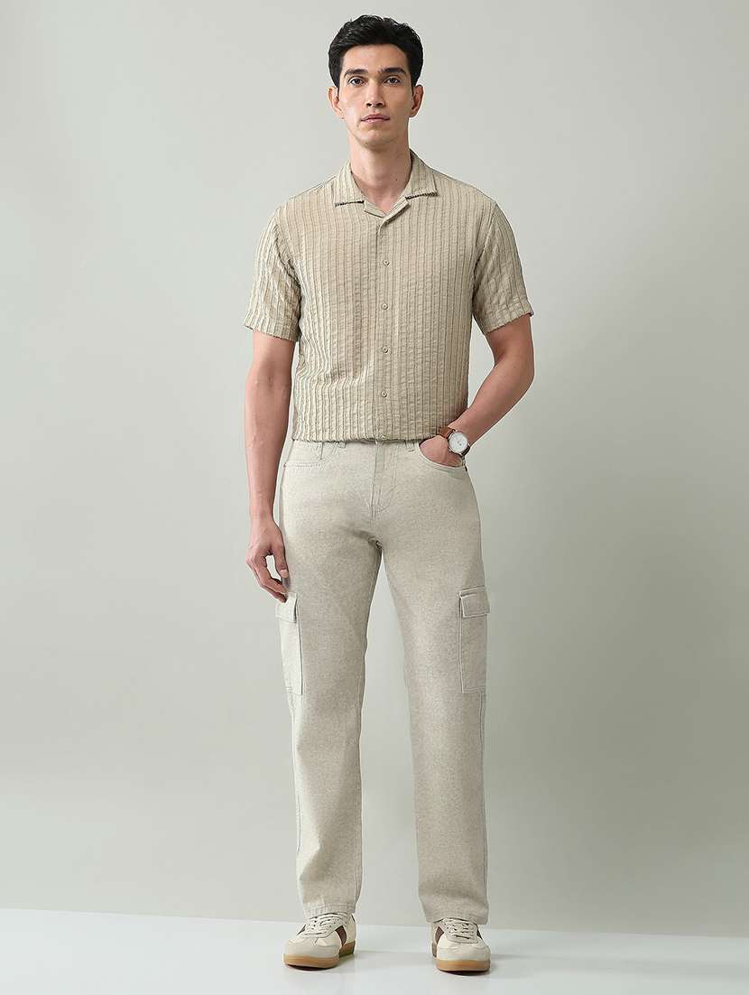 men solid mid rise regular fit cargo - 22368702 -  Standard Image - 4