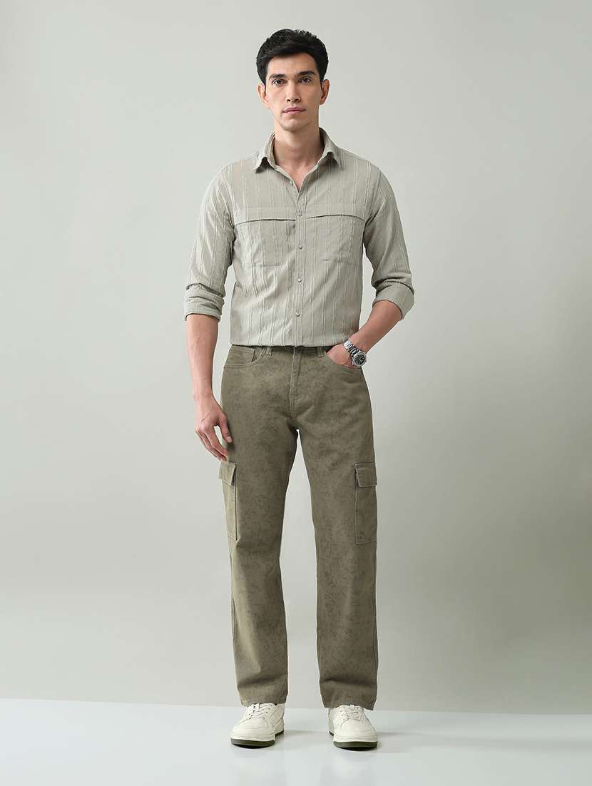 men solid mid rise regular fit cargo - 22368704 -  Standard Image - 4