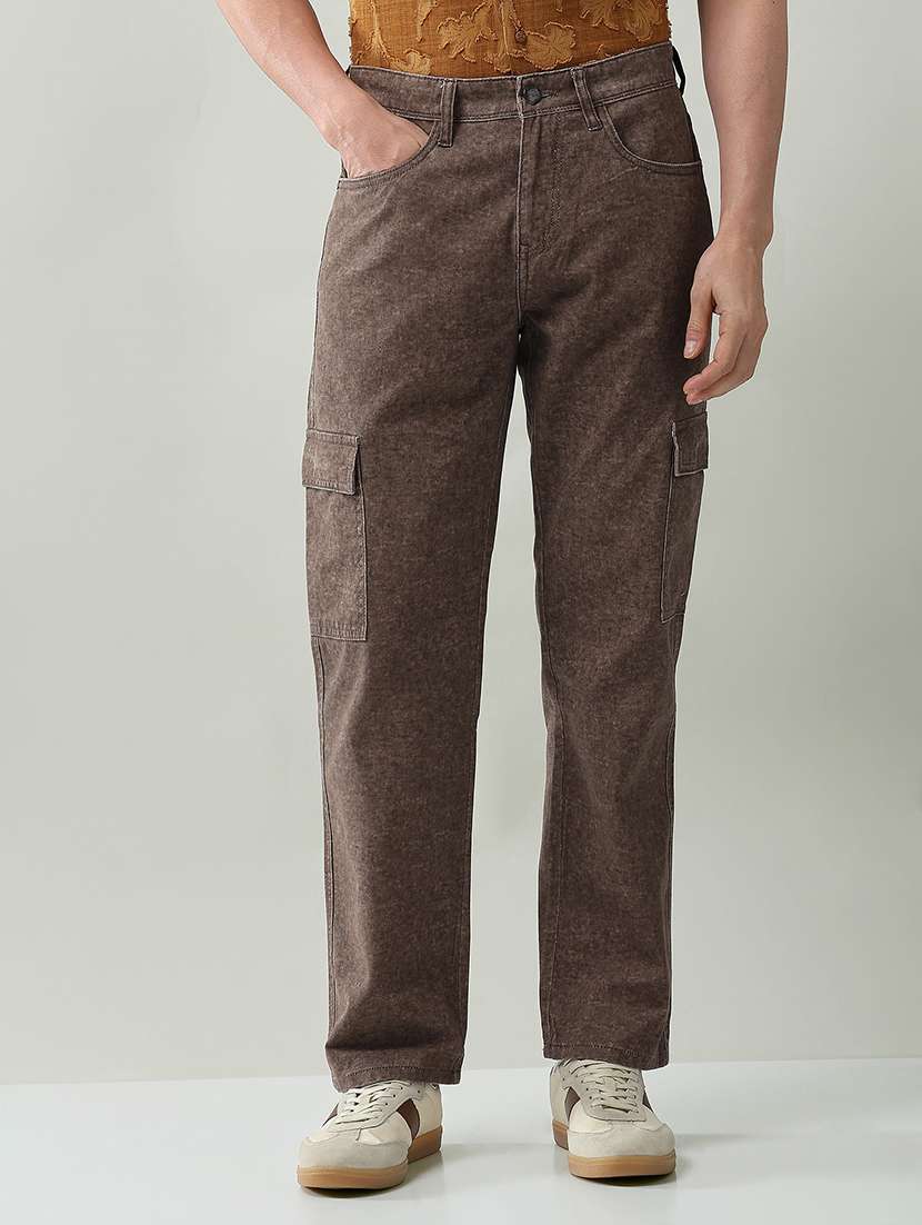 men solid mid rise regular fit cargo
