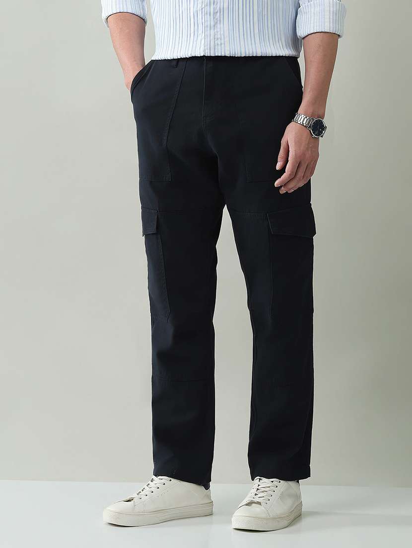 men solid mid rise regular fit cargo