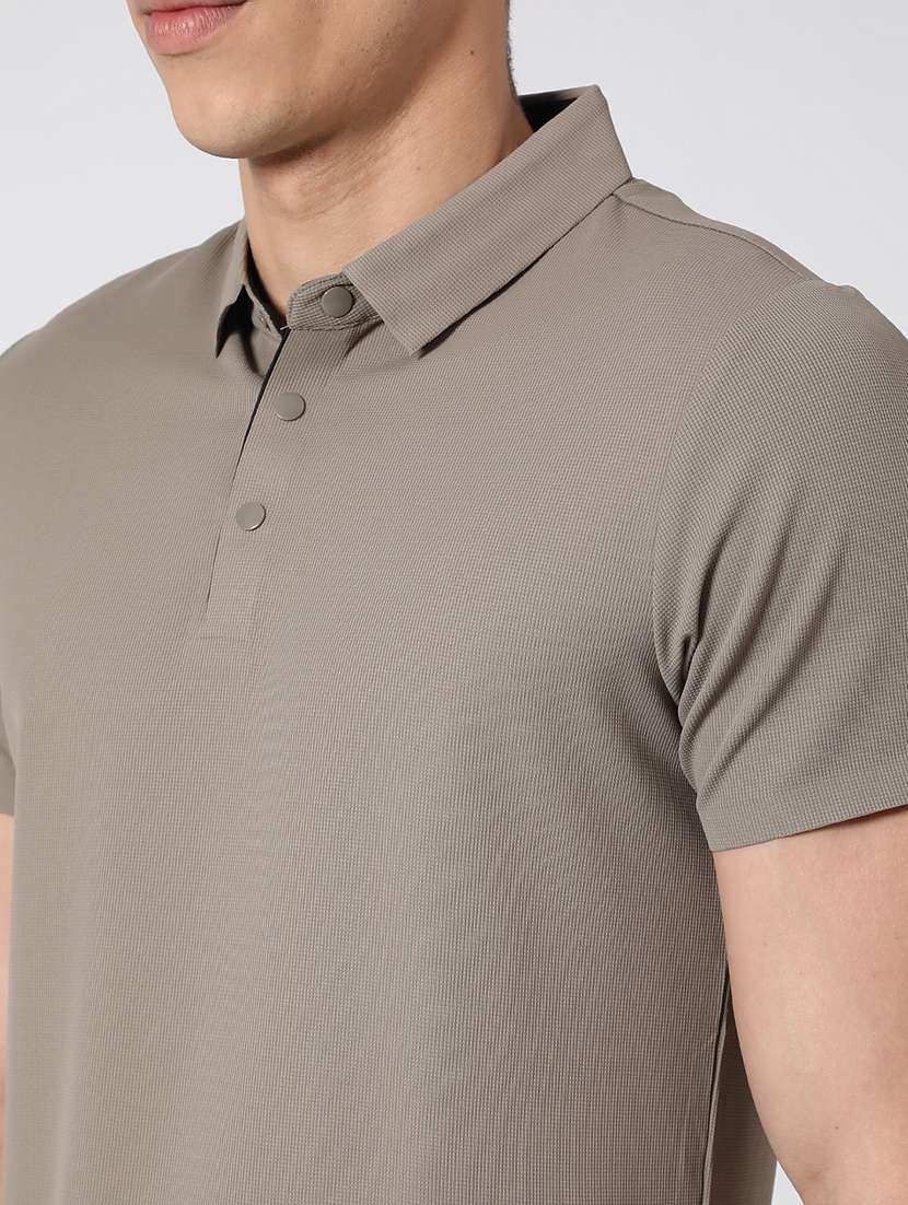 Men Grey Cotton Blend Plain T-shirt - 22371170 -  Standard Image - 1
