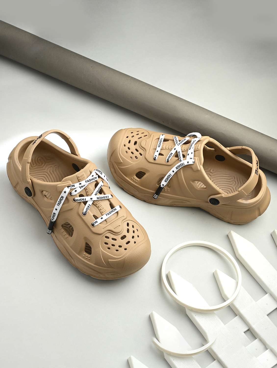 men beige solid clogs
