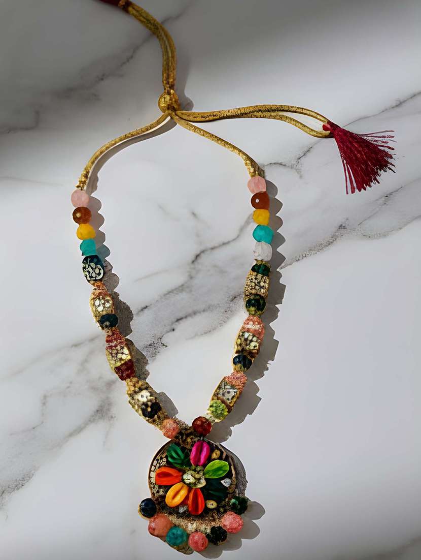 women pendant necklace set with earrings - 22373083 -  Standard Image - 4