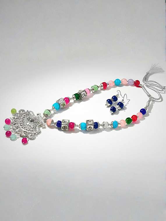 women pendant necklace set with earrings - 22373084 -  Standard Image - 4