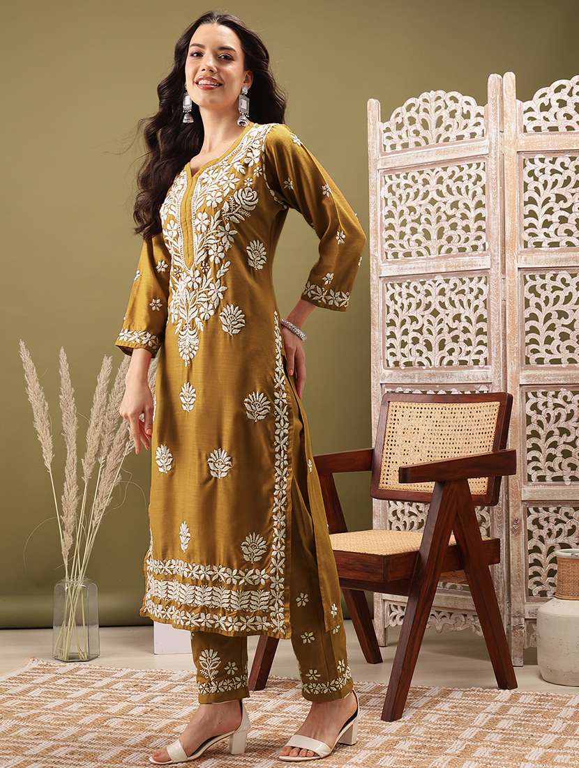 Women Solid With Work Three Quarter Sleeve Kurta Pant Set - 22373417 -  Standard Image - 4