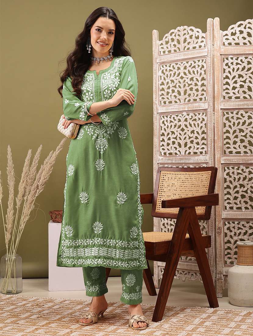 women solid with work three quarter sleeve kurta pant set