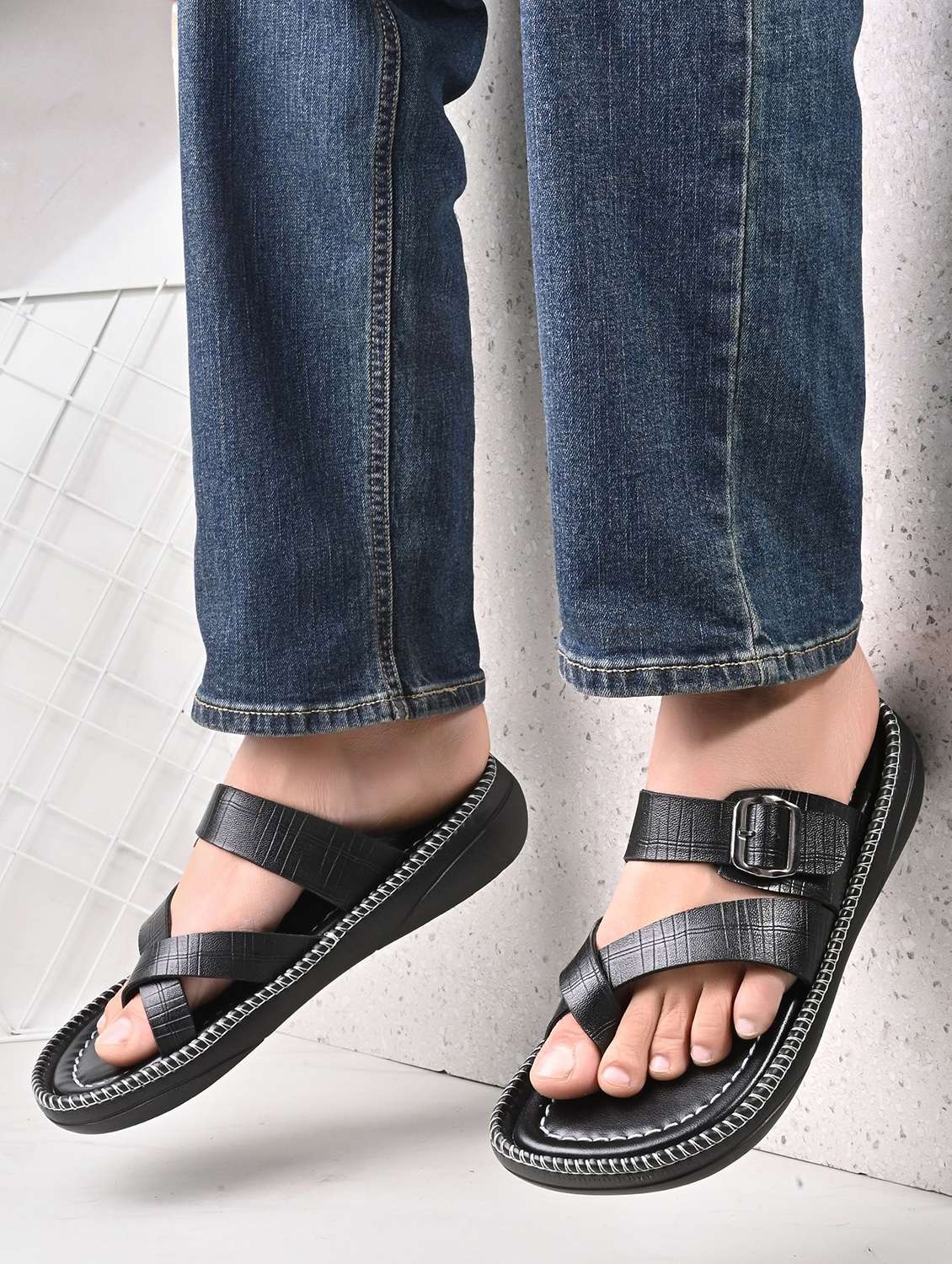 Men Textured Toe Seperator Sandal - 22373512 -  Standard Image - 1