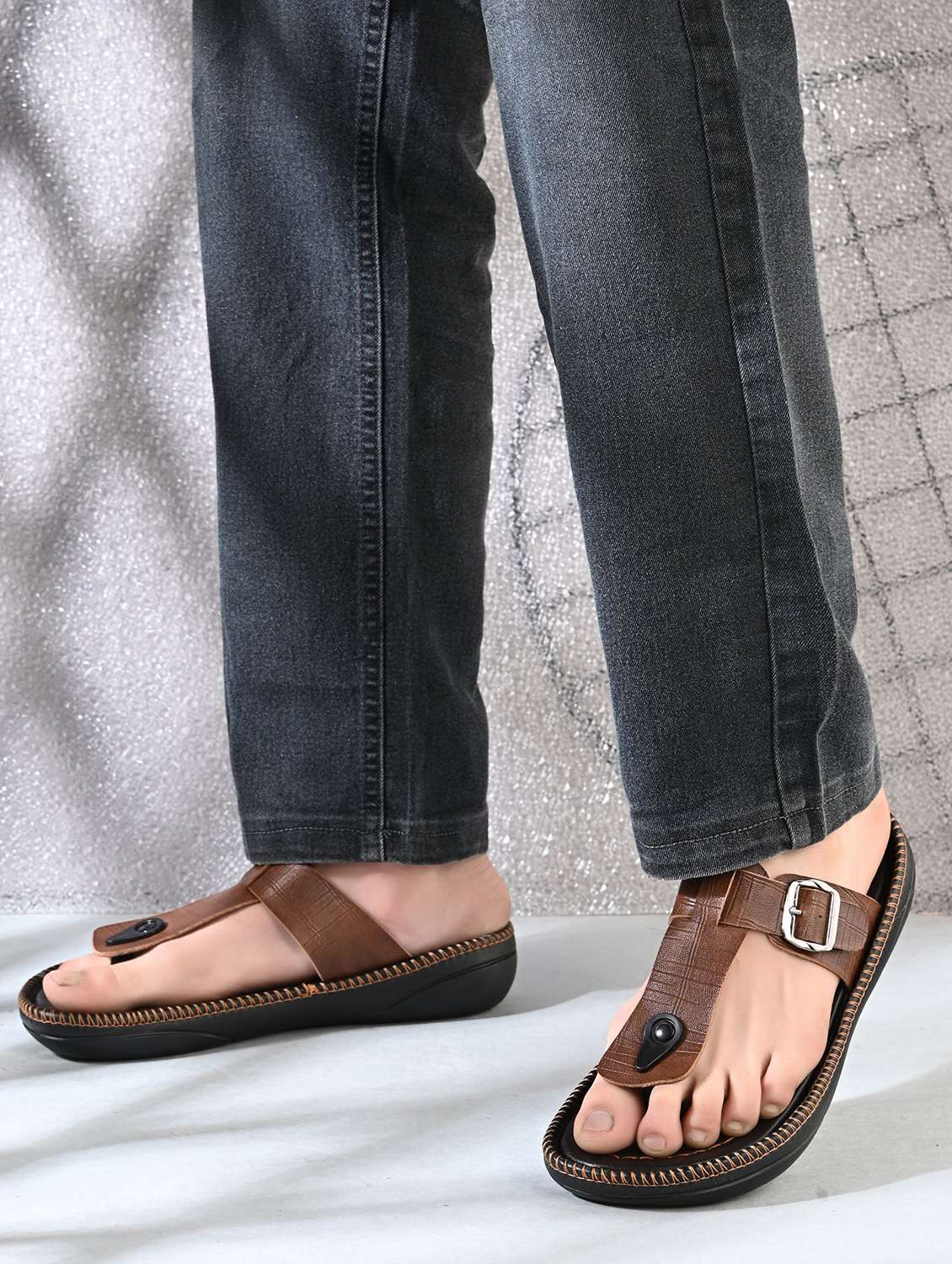 men textured toe seperator sandal - 22373520 -  Standard Image - 1