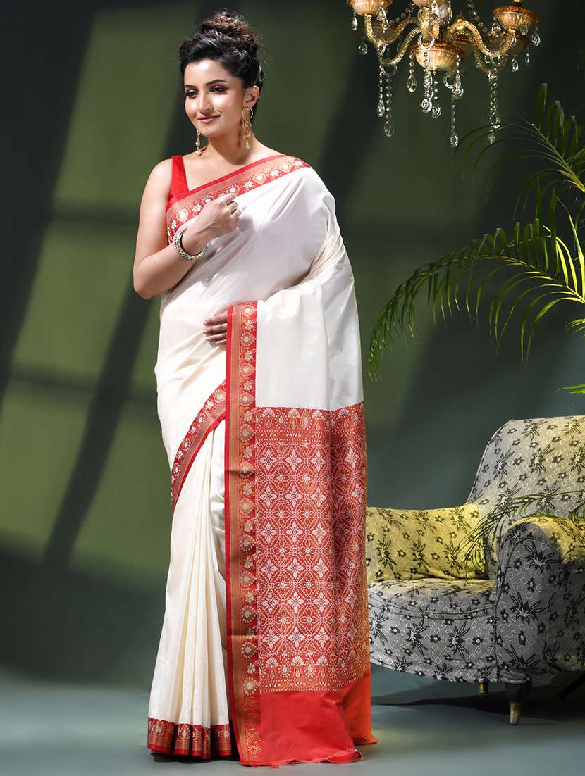 women solid with bordered saree with blouse - 22376116 -  Standard Image - 1