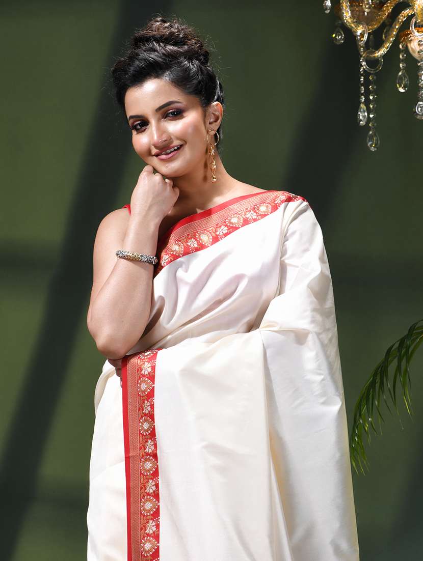 women solid with bordered saree with blouse - 22376116 -  Standard Image - 4