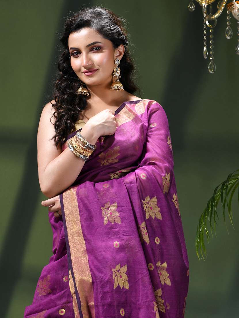 women self design handloom saree with blouse - 22376123 -  Standard Image - 4
