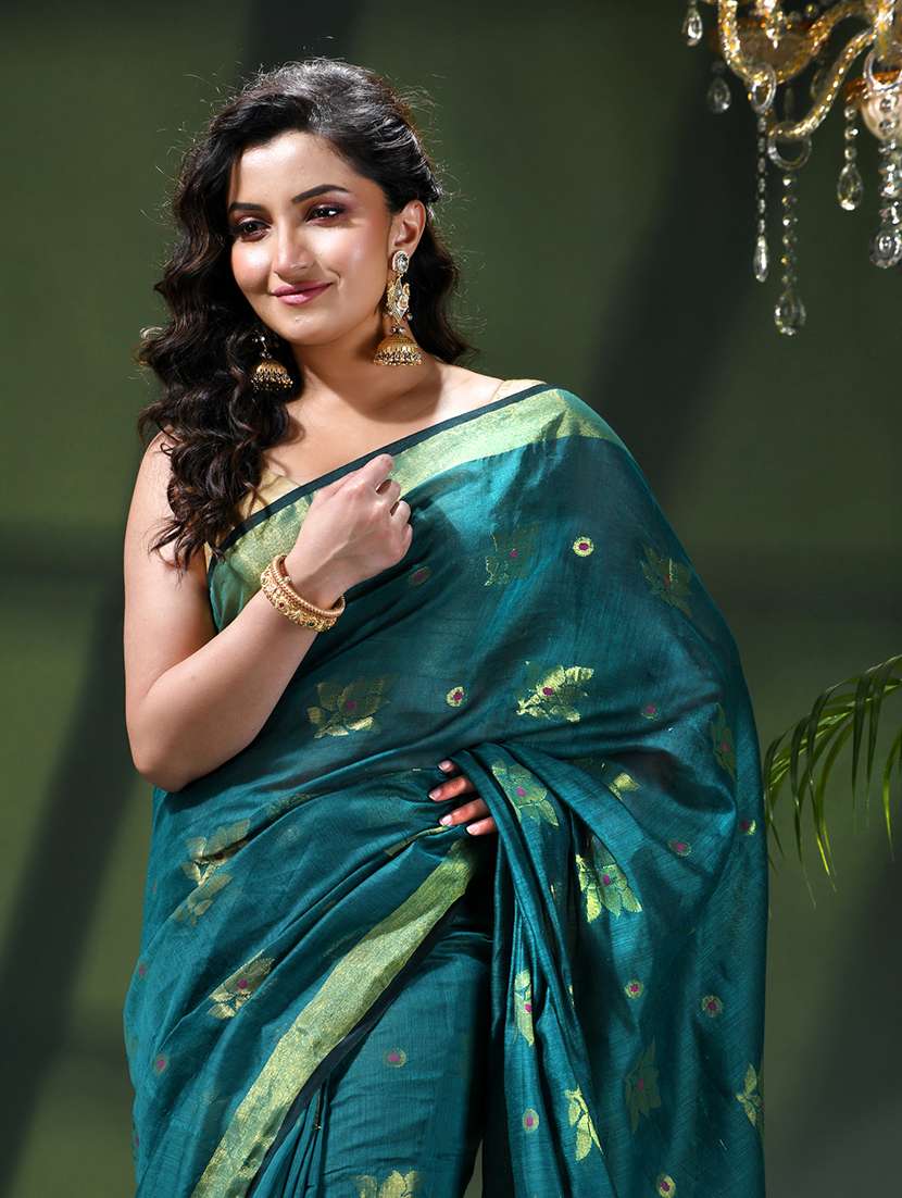 women self design handloom saree with blouse - 22376125 -  Standard Image - 4
