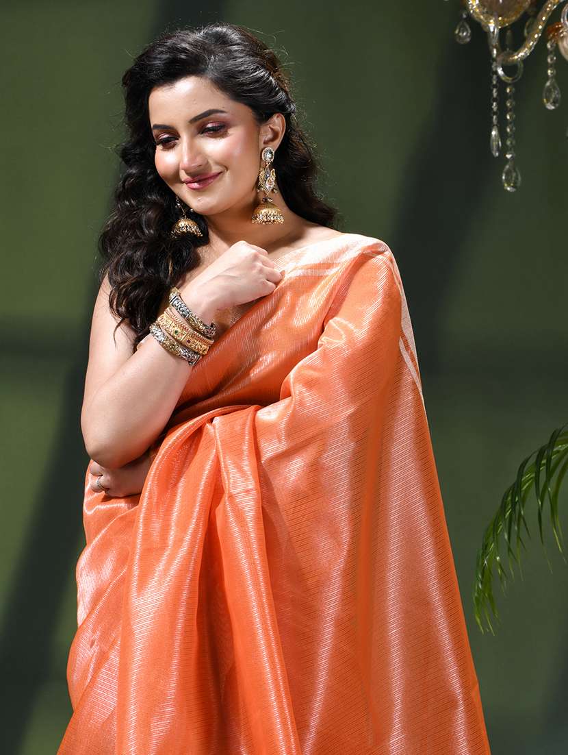 women striped bordered saree with blouse - 22376134 -  Standard Image - 4