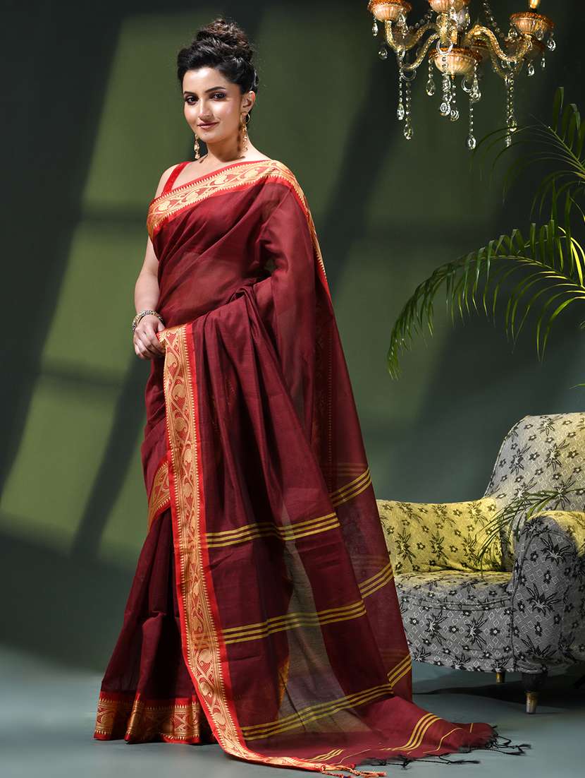 women solid with bordered saree - 22376180 -  Standard Image - 1