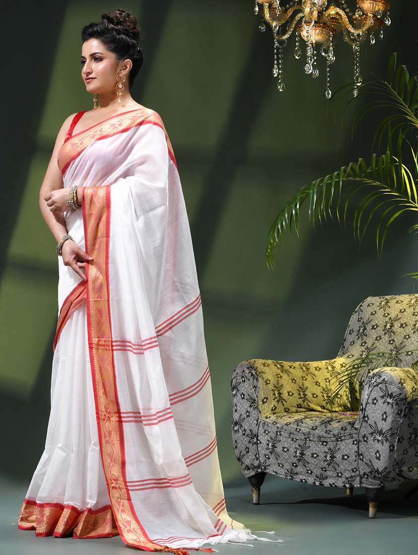 women solid with bordered saree - 22376182 -  Standard Image - 1