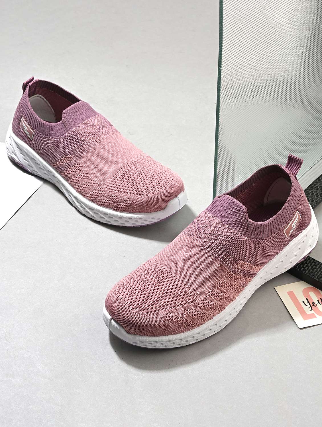 women solid slip on casual shoe