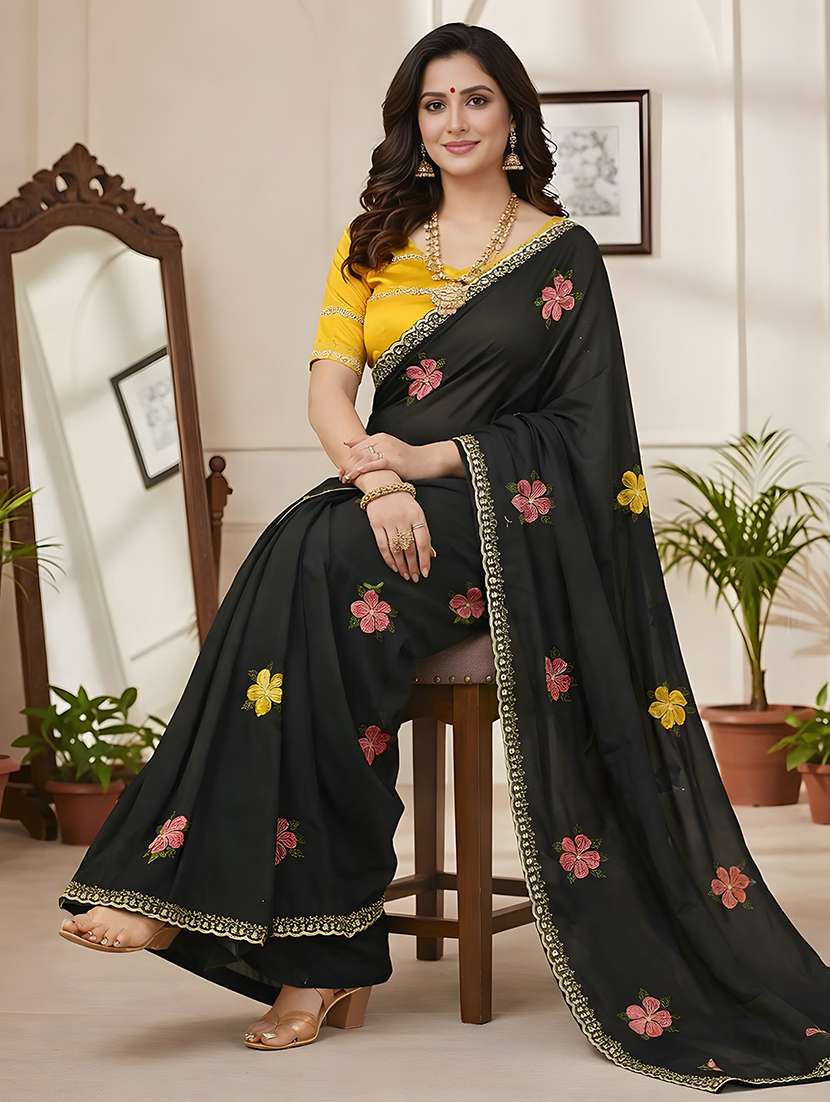women solid with bordered saree with blouse - 22376684 -  Standard Image - 1