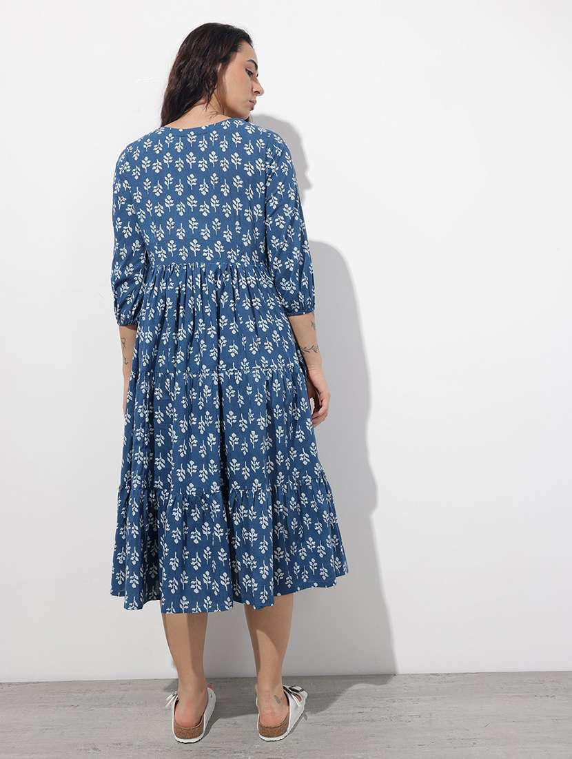 women printed puff sleeve tiered dress - 22376979 -  Standard Image - 4
