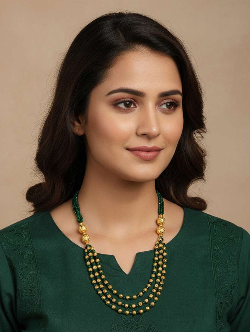 created emerald necklace for women - 22377229 -  Standard Image - 1