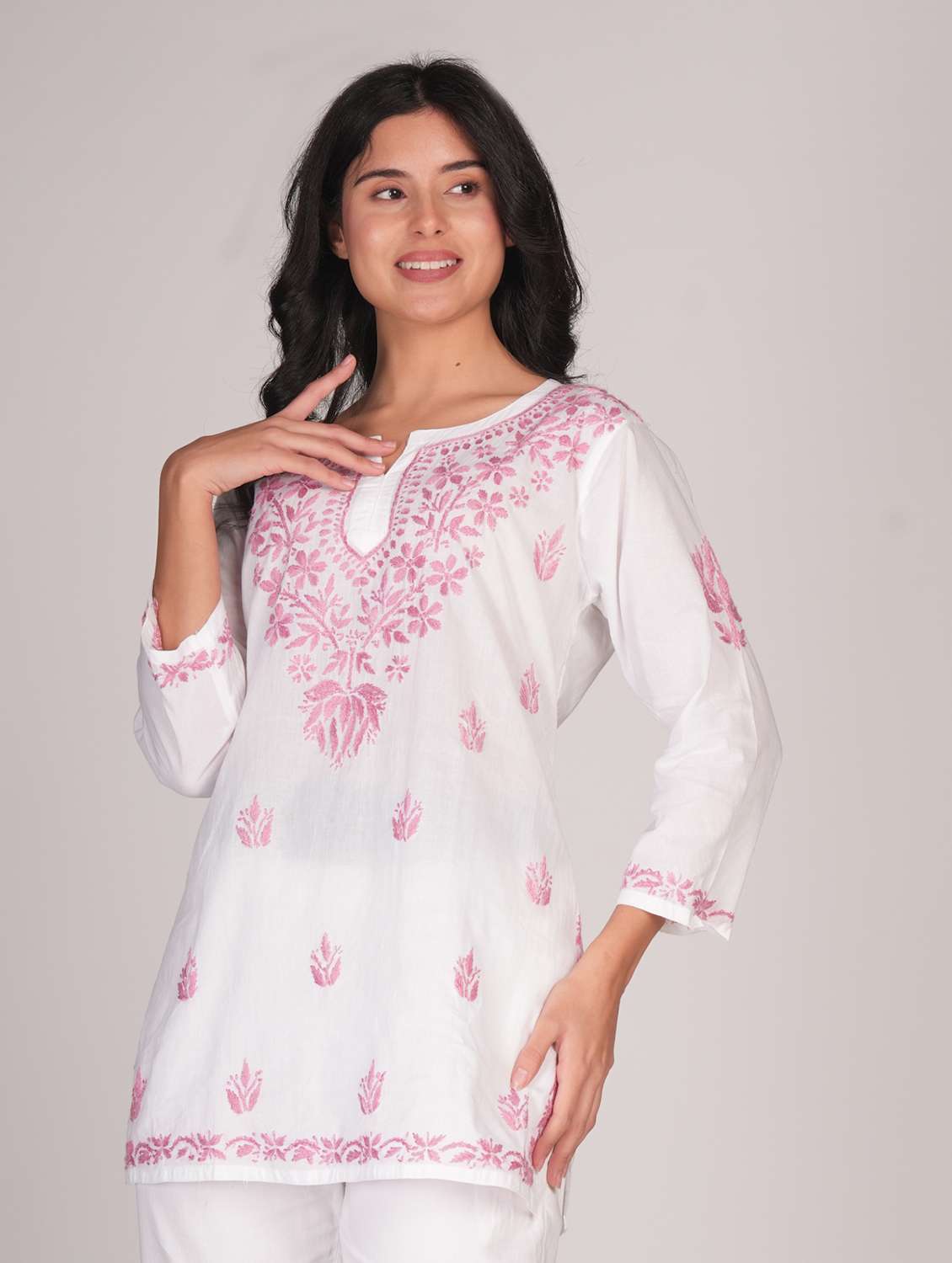 women notch neck chikankari straight kurti - 22377870 -  Standard Image - 4