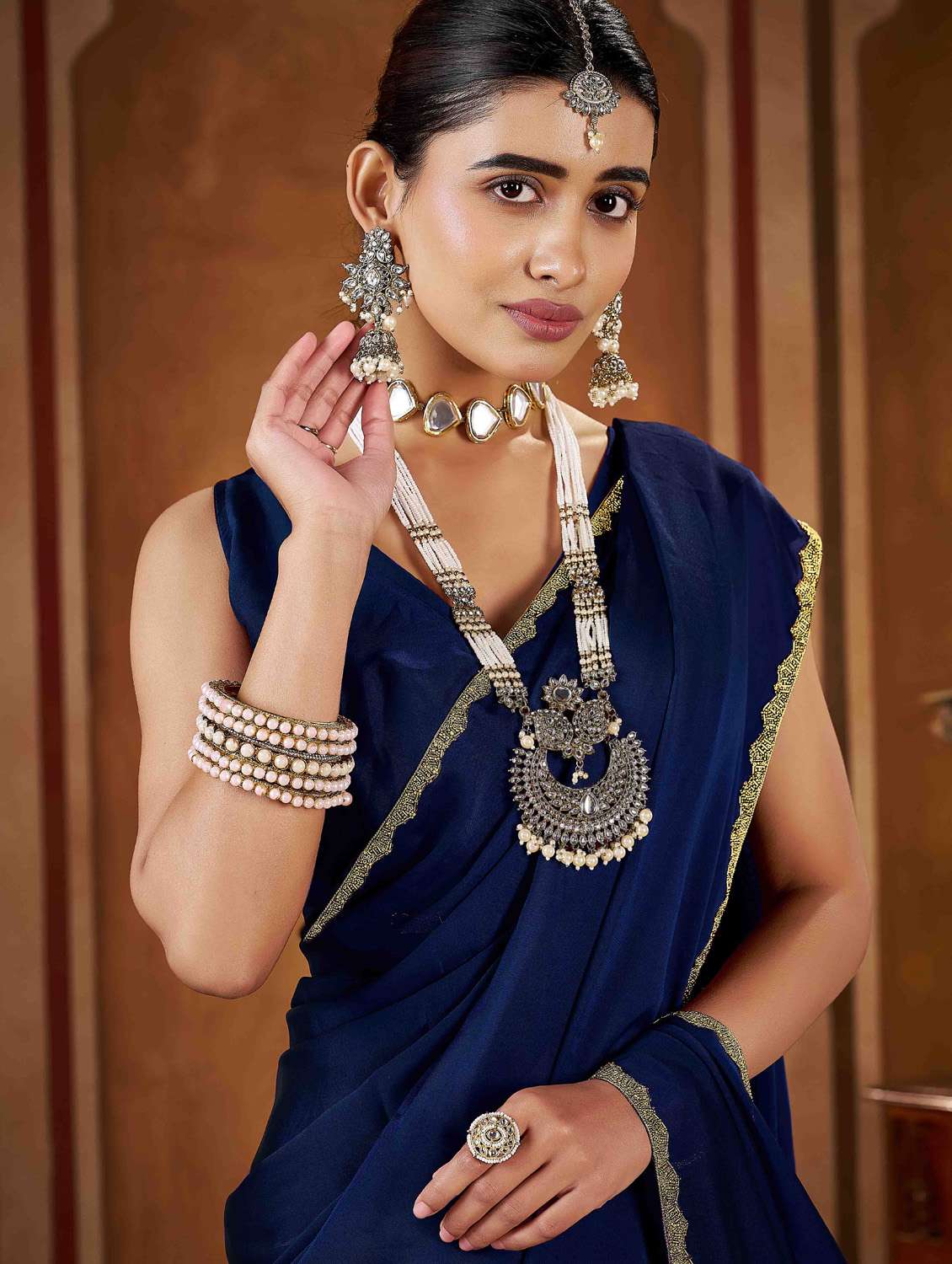 women solid with work embellished saree with blouse - 22378515 -  Standard Image - 1