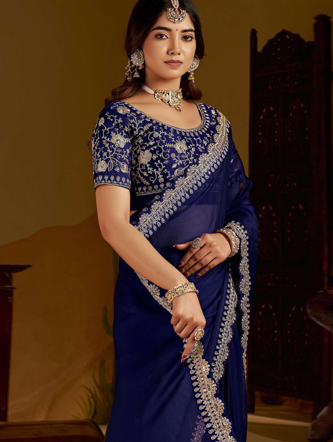 women solid with bordered saree with blouse - 22378523 -  Standard Image - 1