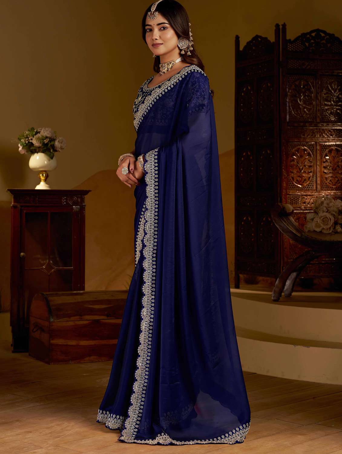 women solid with bordered saree with blouse - 22378523 -  Standard Image - 4