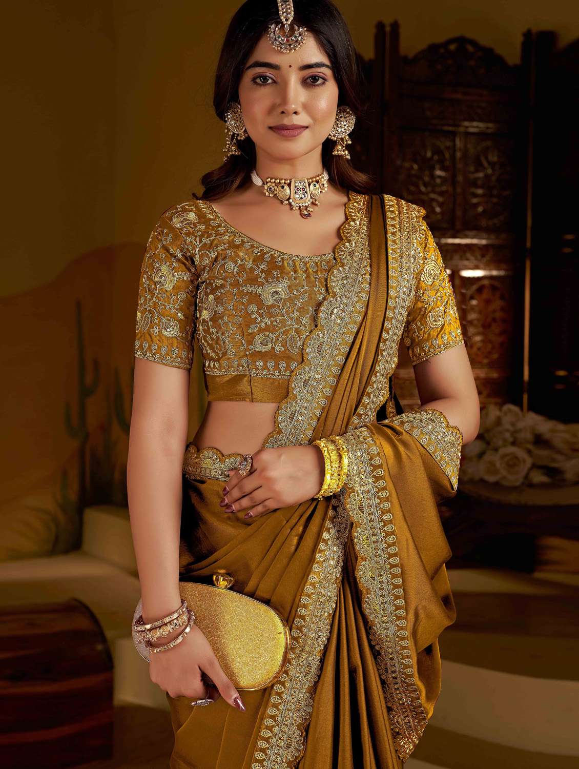 women solid with bordered saree with blouse - 22378524 -  Standard Image - 1