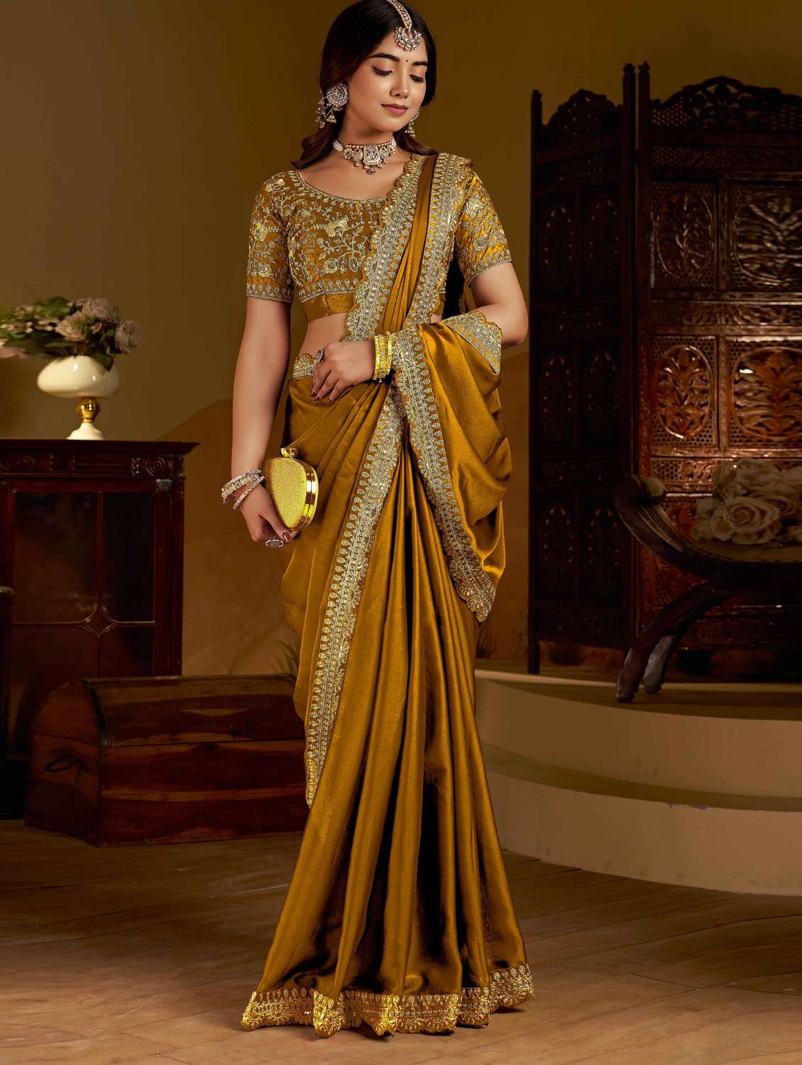 women solid with bordered saree with blouse - 22378524 -  Standard Image - 4