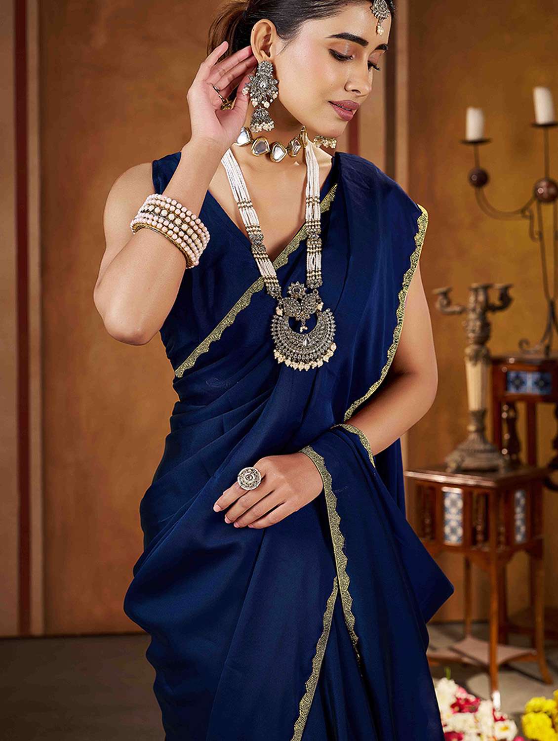 women solid with embellished bordered saree with blouse - 22378543 -  Standard Image - 4