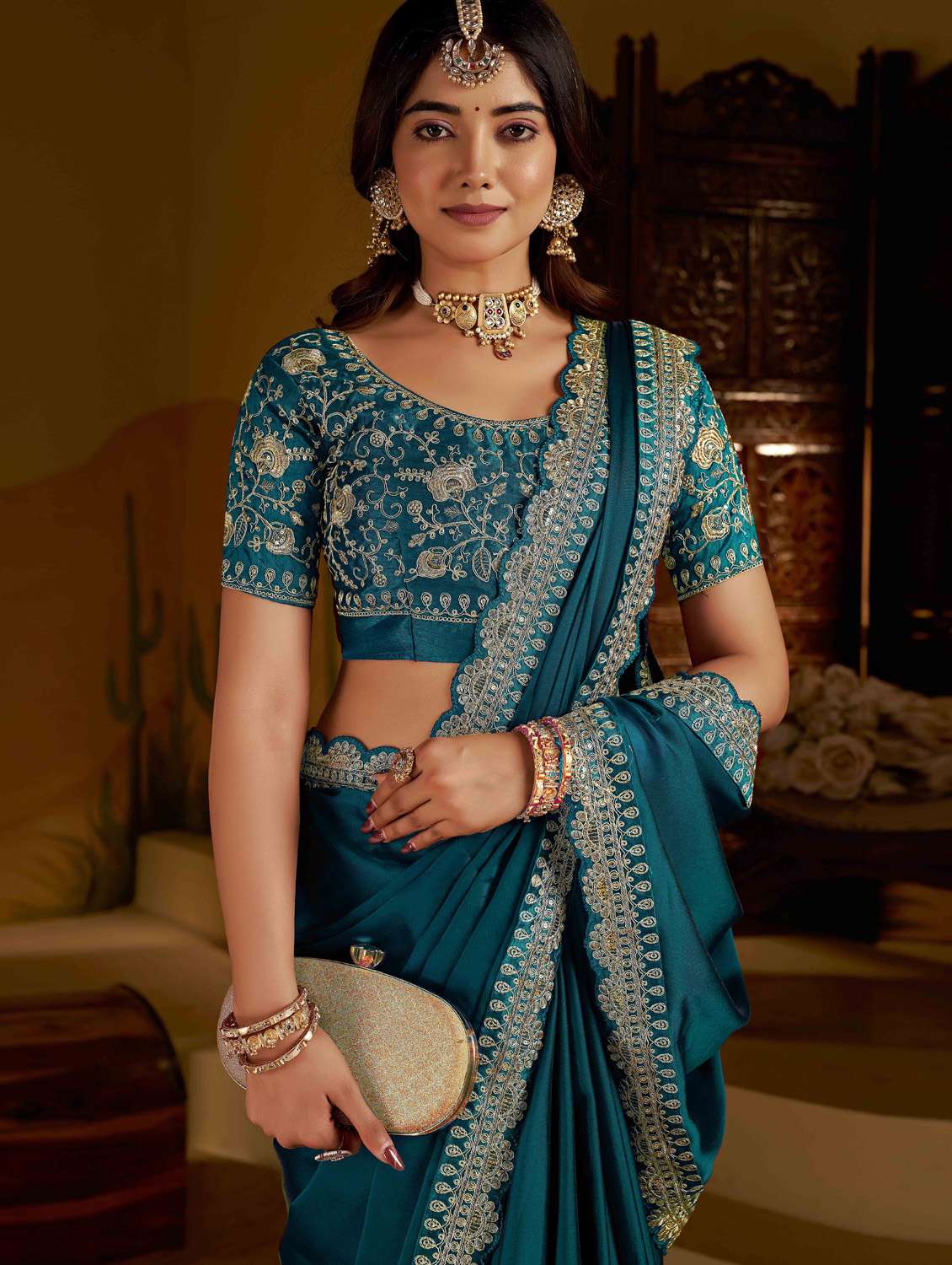 women solid with bordered saree with blouse - 22378550 -  Standard Image - 1