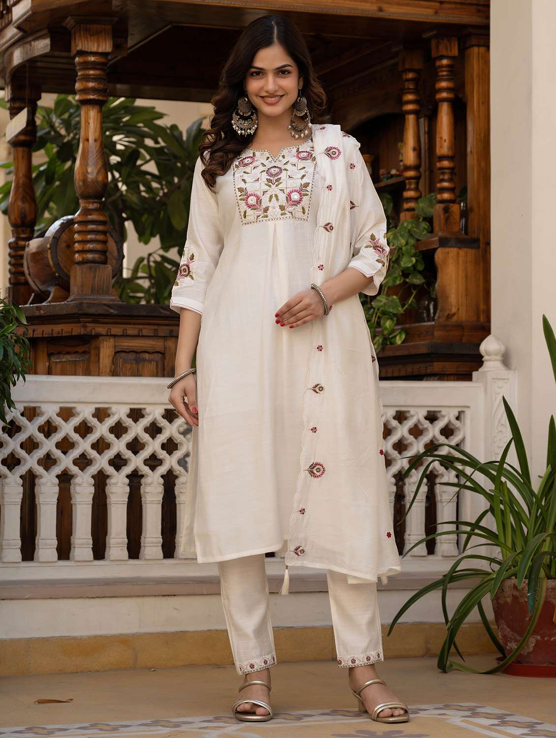 women solid with work three quarter sleeve kurta pant with dupatta set