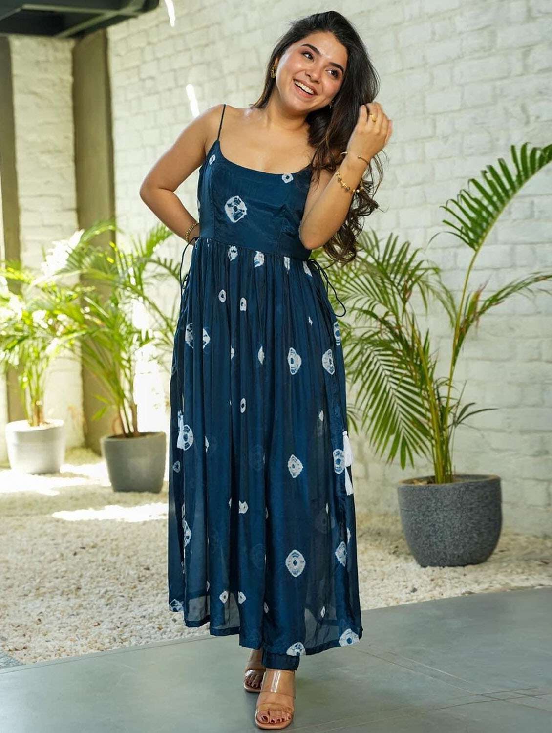 women tie & dye shoulder strap kurta pant set - 22379475 -  Standard Image - 4