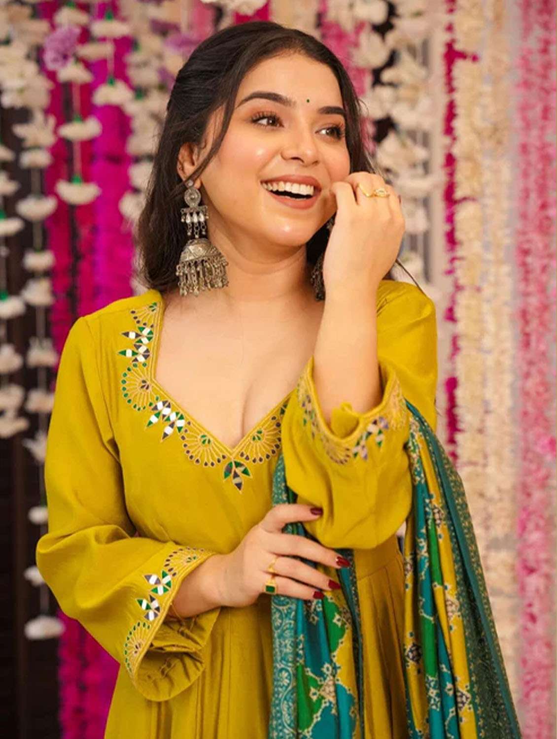 women solid three quarter sleeve kurta palazzo with dupatta set - 22379524 -  Standard Image - 1