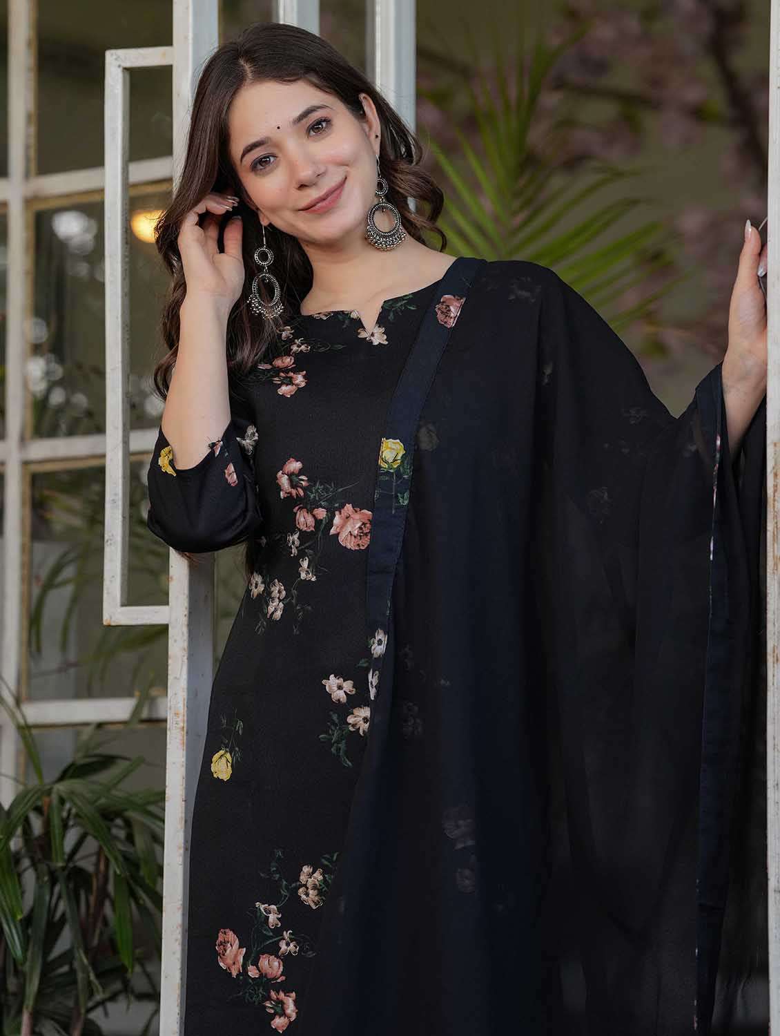 women floral three quarter sleeve kurta pant with dupatta set - 22379550 -  Standard Image - 1