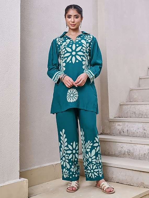 women printed three quarter sleeves kurta and pant set - 22379755 -  Standard Image - 1
