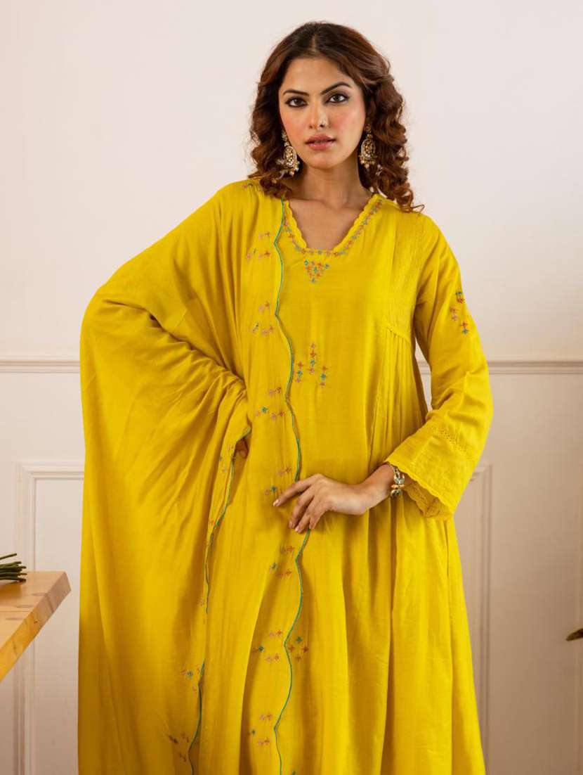 women embroidered kurta and pant with dupatta set - 22379761 -  Standard Image - 1