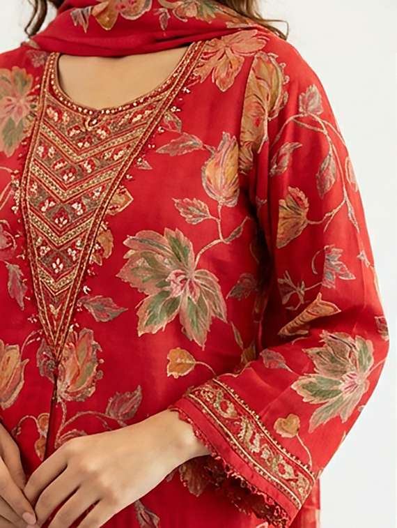women printed three quarter sleeves kurta and palazzo set with dupatta - 22379767 -  Standard Image - 4