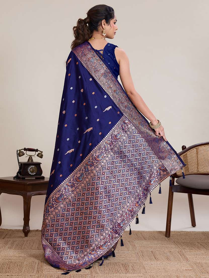 women self design bordered saree with blouse - 22379877 -  Standard Image - 4
